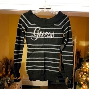 Women's long sleeve low shoulder Guess top.